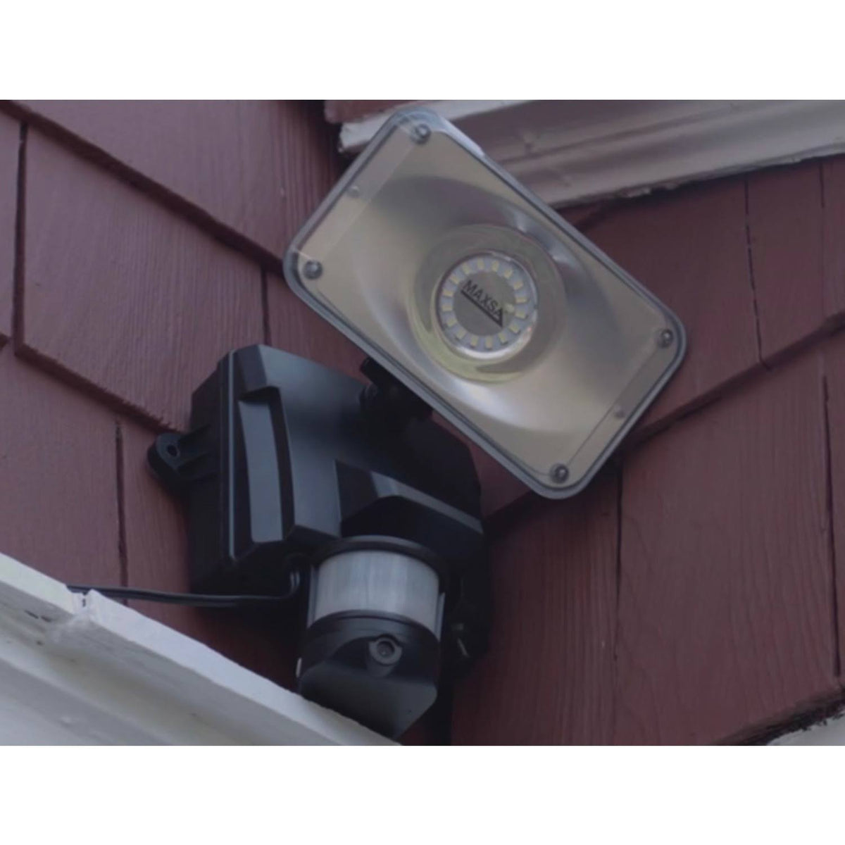 Solar Powered Security Video Camera Floodlight E71631