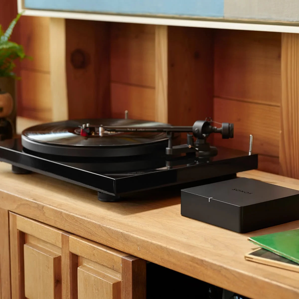 Wi-Fi Network Streamer with Built-In DAC B778