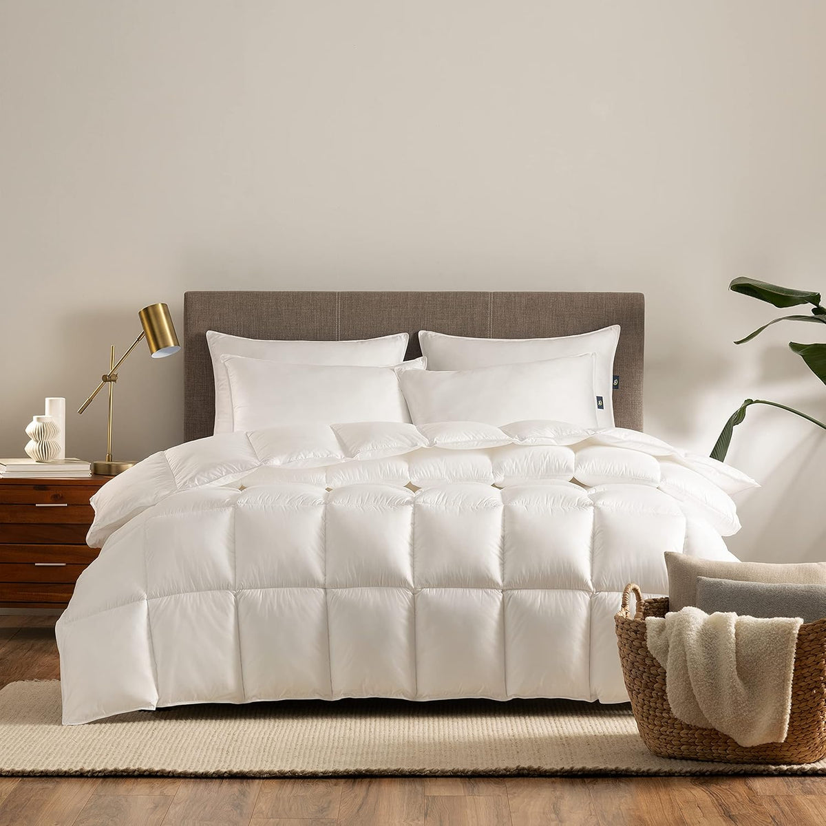 White Down Alternative Comforter King/Cal King M411688