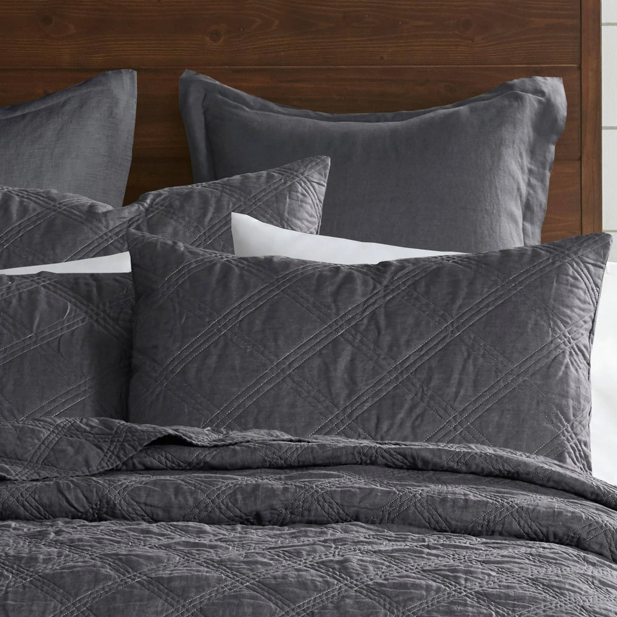 Charcoal Washed Linen Quilt King H5566
