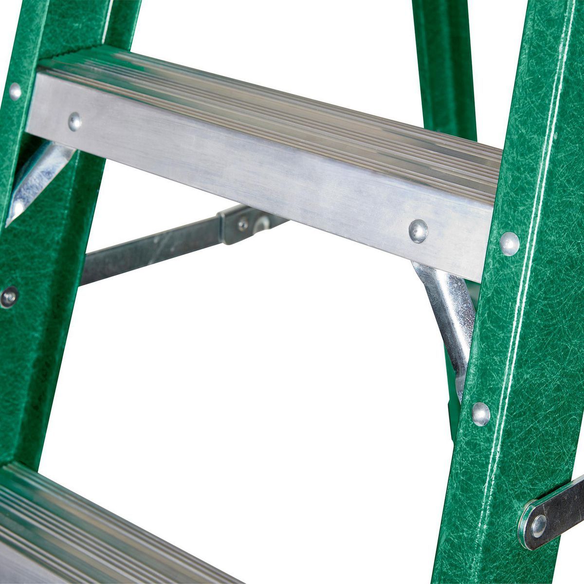 6 ft. Fiberglass Stepladder W649413