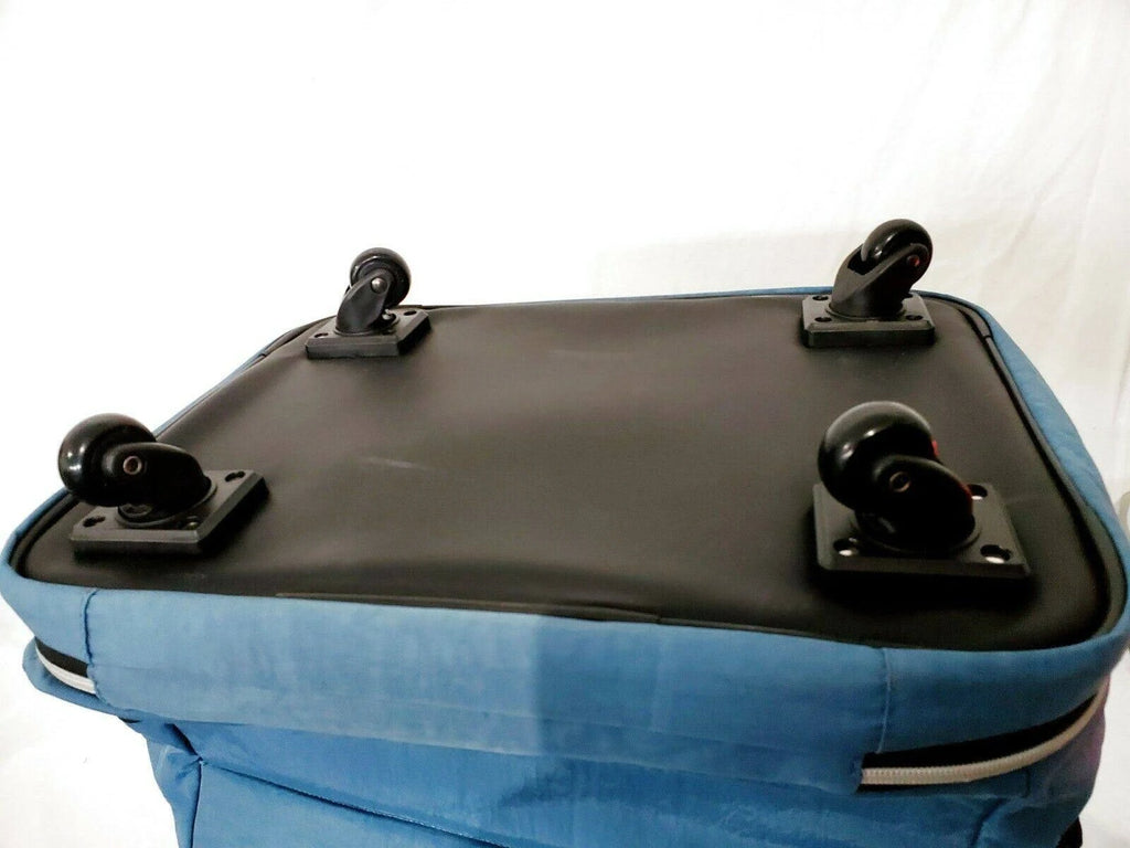 Blue 31x22 Spinner Suitcase Q6111