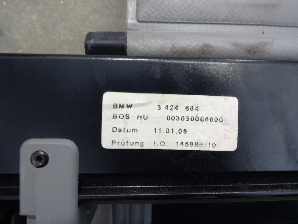 2006 BMW X3 Grey Retractable Cargo Cover I303
