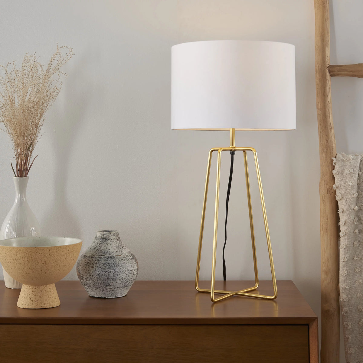 24" Gold Geometric Metal Table Lamp E67109