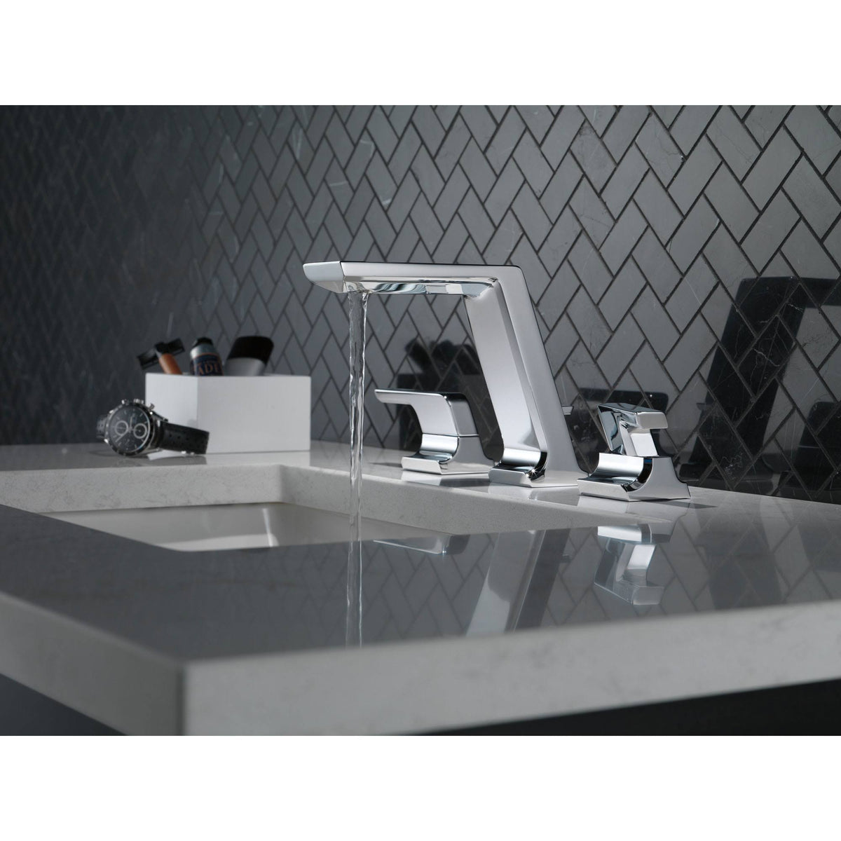 Two Handle Widespread Bathroom Faucet Chrome B338201