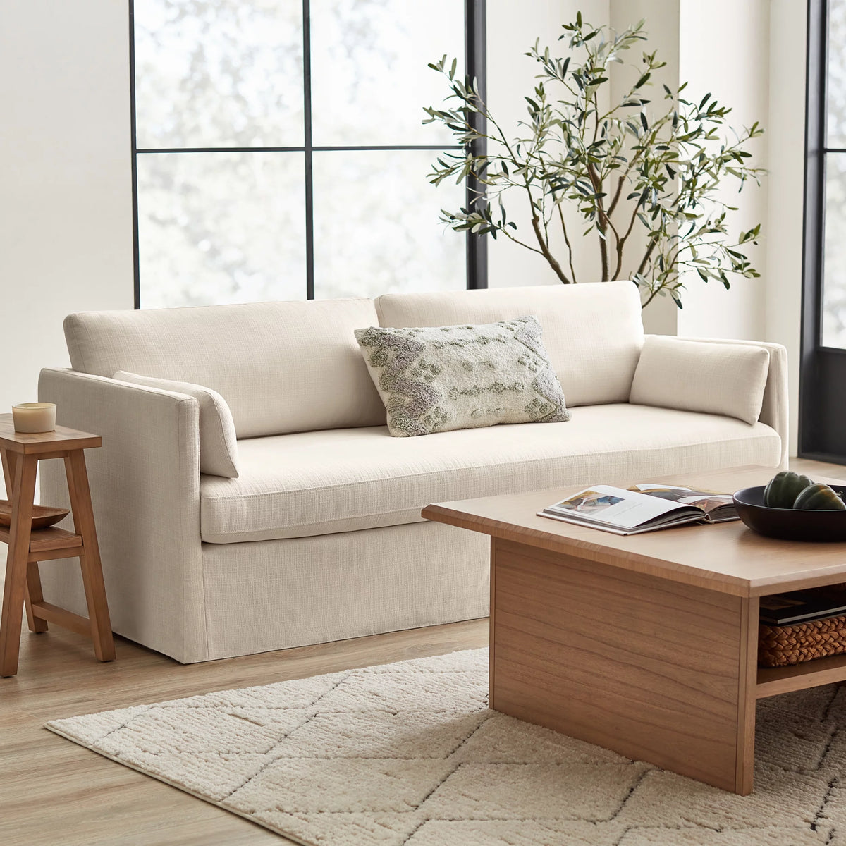 Cream Slipcover Sofa E561936