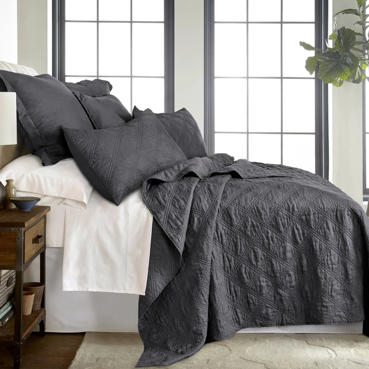 Charcoal Washed Linen Quilt King H5566