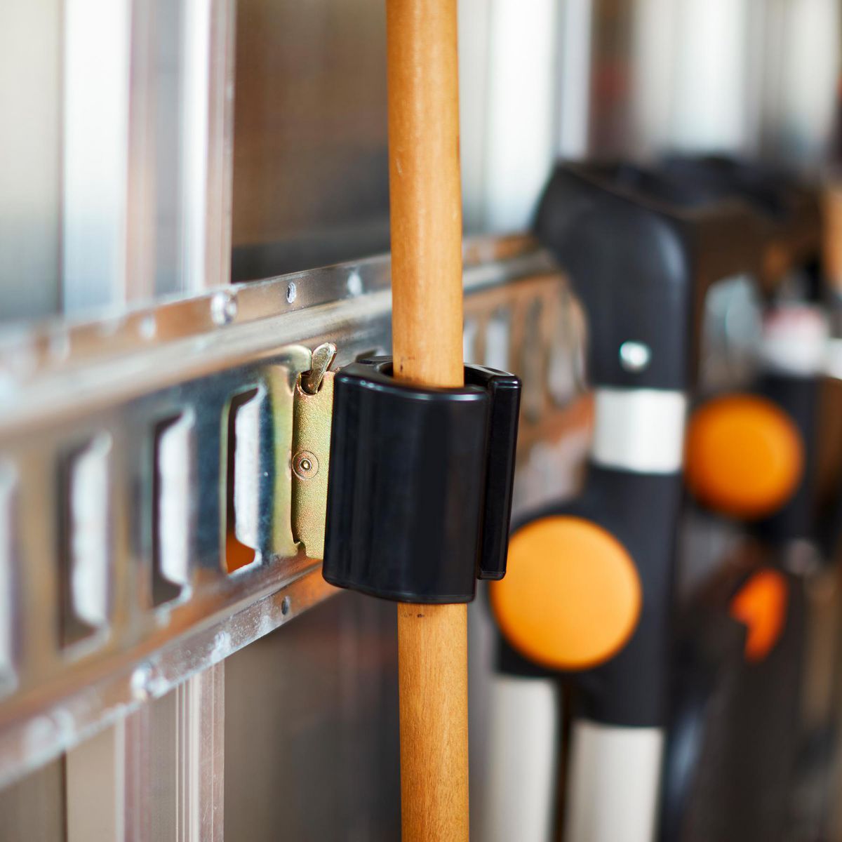 Long-Handle Tool Holder M598
