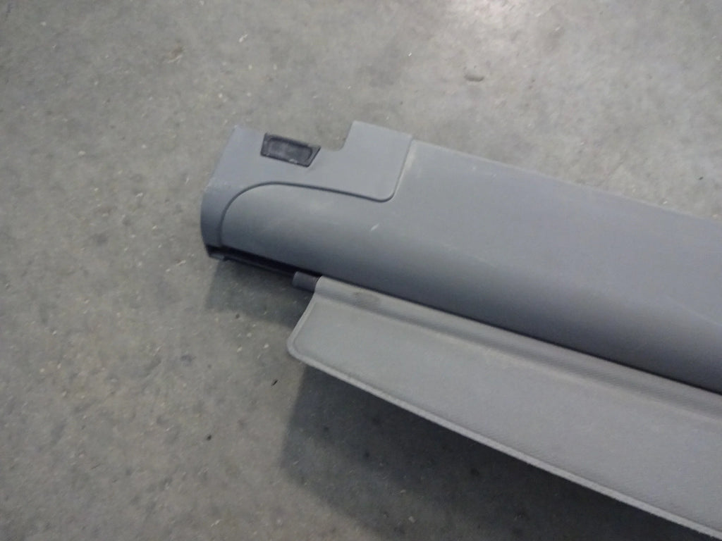 2006 BMW X3 Grey Retractable Cargo Cover I303