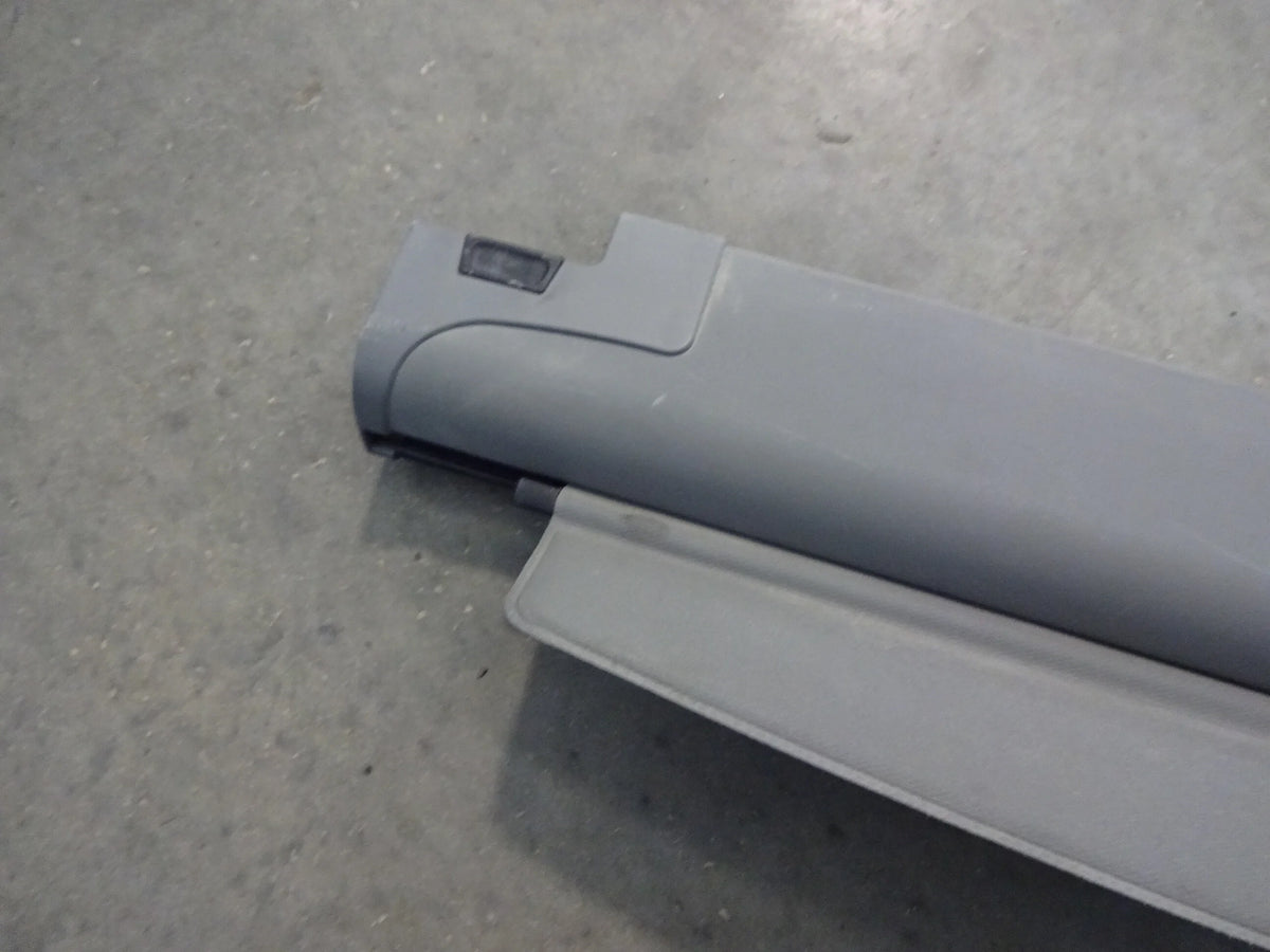 2006 BMW X3 Grey Retractable Cargo Cover I303